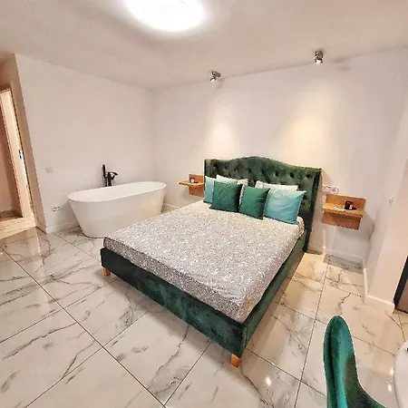 Thome Salt Avenue Apartment *